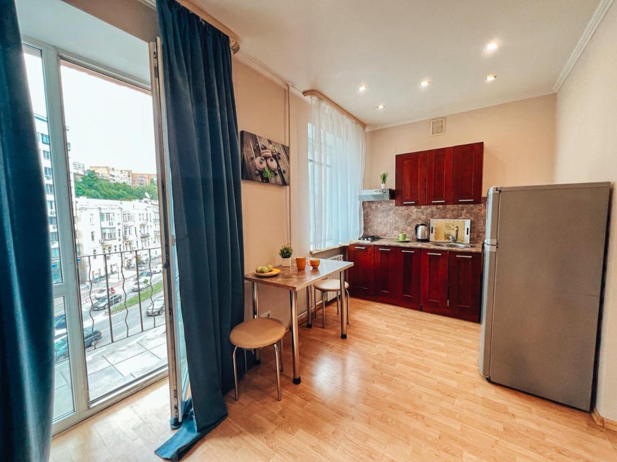 Apartment On Baseina Street キエフ エクステリア 写真